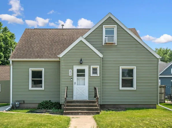 806 3rd St, Reinbeck, IA 50669