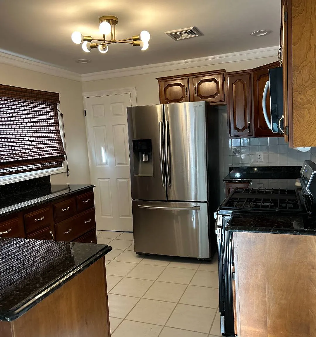 3 bed, 1.5 bath, $4,400 — Photo 4