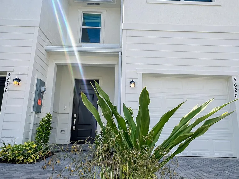4616 Hollister Ave #4616 — Photo 1