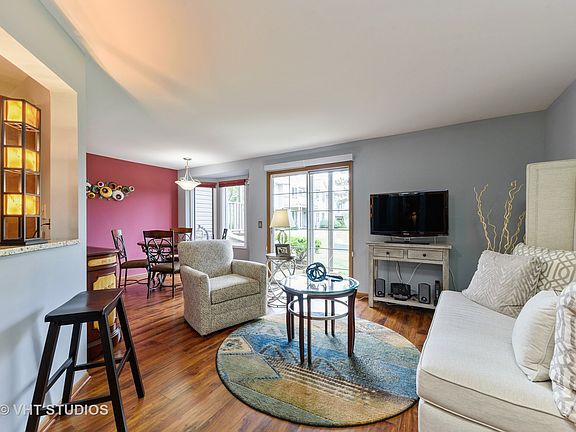 3rd image of 219 University Ln Unit B