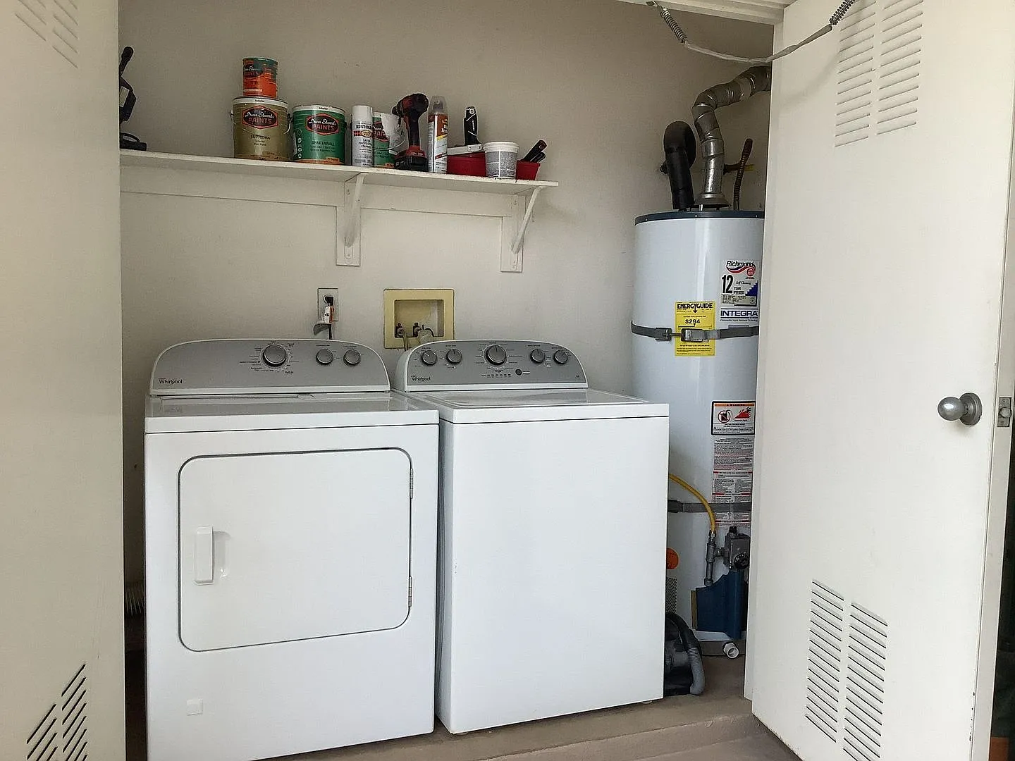 Upstairs condo in the Remington of Rancho San Diego with laundry a parking spot near all grades o... — Photo 3