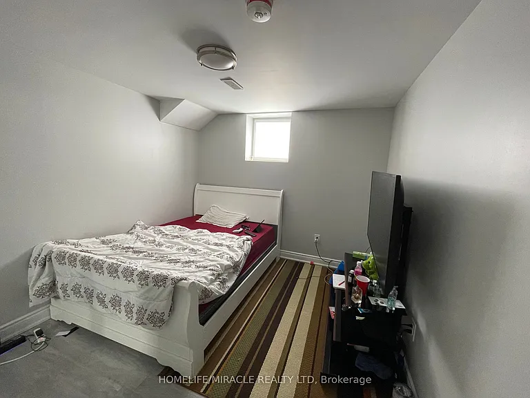 18 Bachelor St — Photo 20
