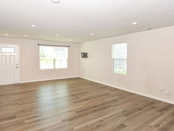 2nd image of 1392 Cascades Dr