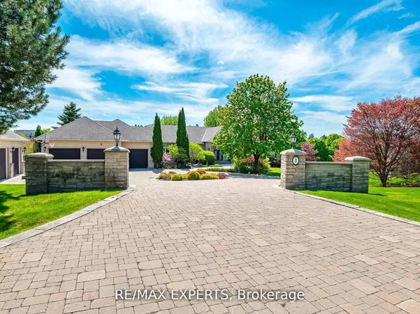 8 Alm Ct, Aurora, ON L4G 6W7