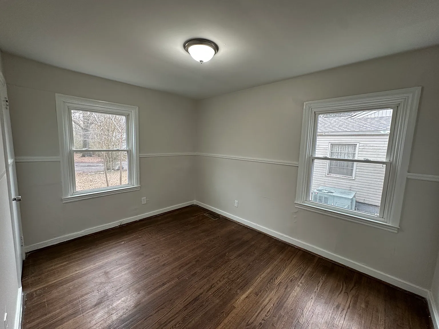 3 bed, 902 sqft, $1,100 — Photo 4