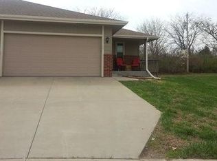 3406 SW Amarosa Cir, Topeka, KS 66614