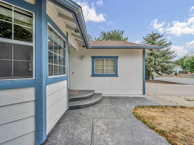 17575 Parrot Dr — Photo 48