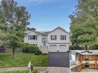 3 Lusia Ct, Howell, NJ 07731
