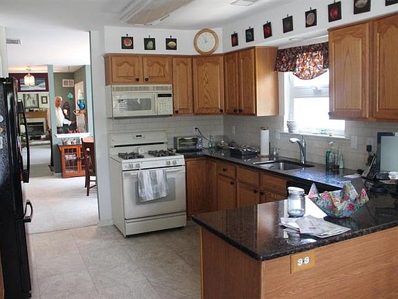 4th image of 3563 Vicari Ave