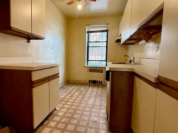 1119 Ocean Parkway image 10 of 17