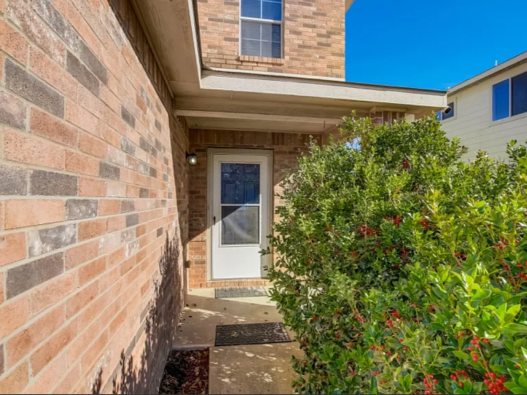 707 Perseus Dr — Photo 3