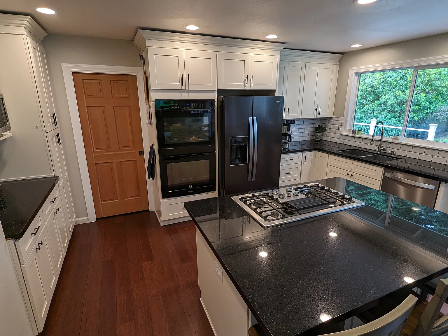4 bed, 2.5 bath, 2240 sqft, $5,000 — Photo 4