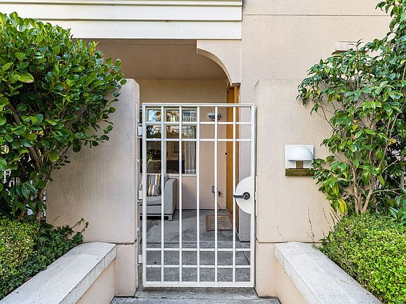 2nd image of 1150 Lombard St APT 27