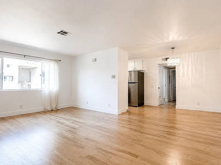 604 E Orange Grove Ave — Photo 35
