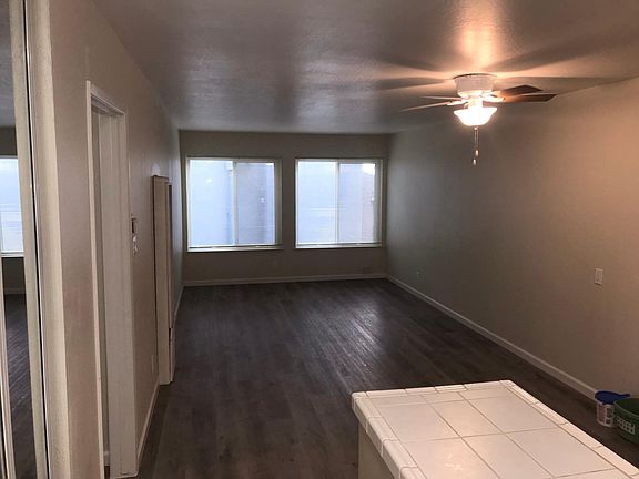 4th image of 456 Wayne Ave #17
