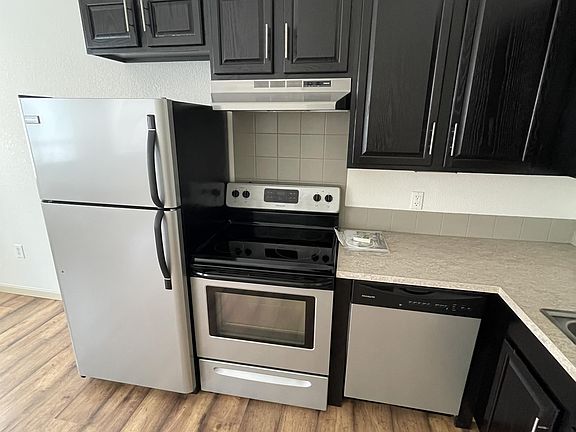 5th image of 406 Legion Way SE #11210019