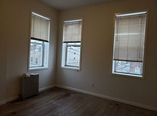 3223 42nd St APT 1, Astoria, NY 11103