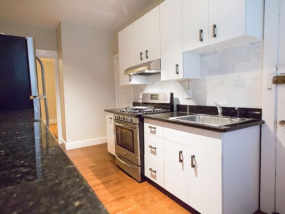 2nd image of 176 Winthrop Rd APT 3