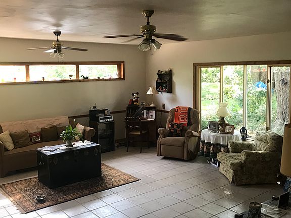 2nd image of 99 Daniels Ave