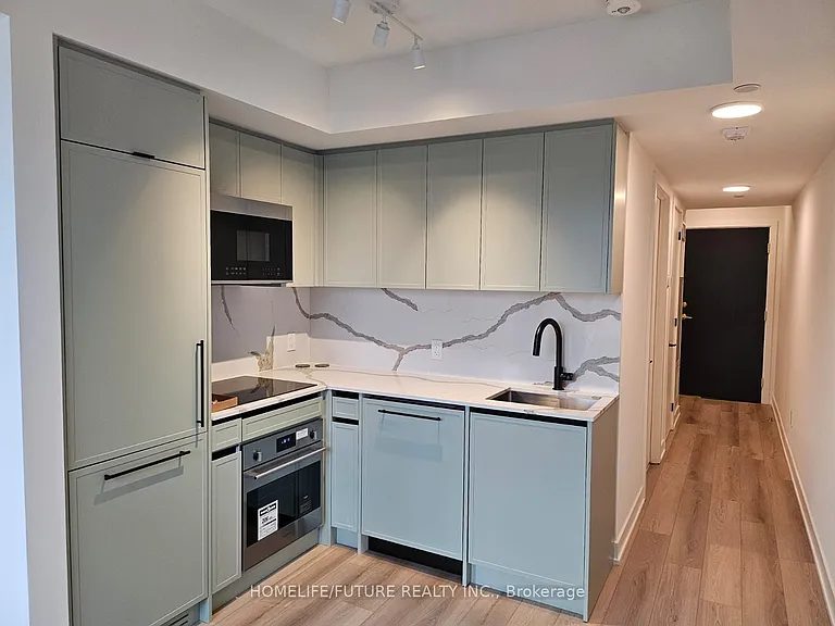 5 Lakeview Ave #207 — Photo 6
