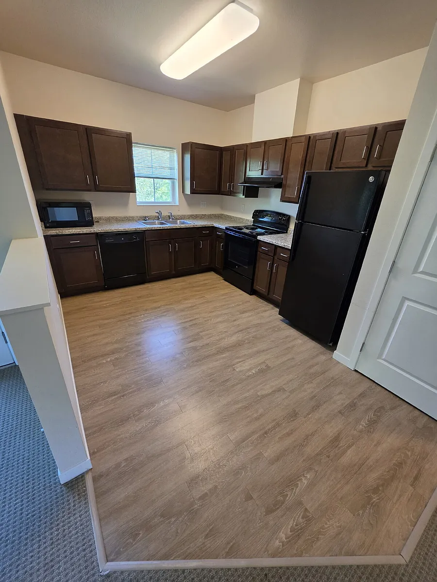 Building Photo - 1415 Center Point Rd NE #209