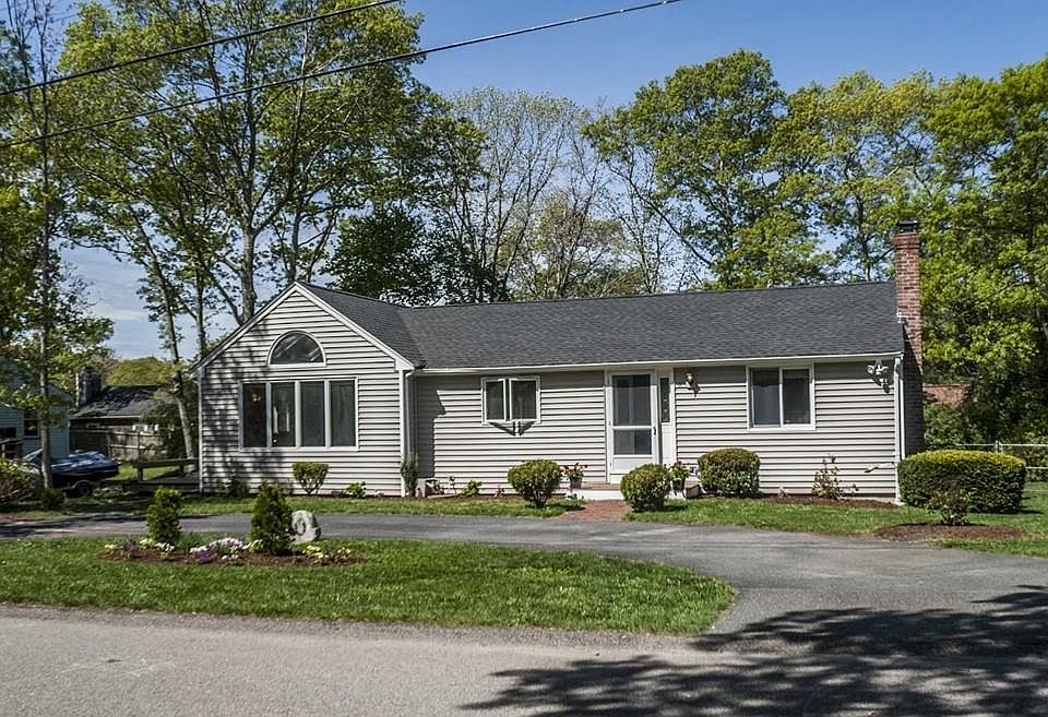 1st image of 10 Silver Birch Ave