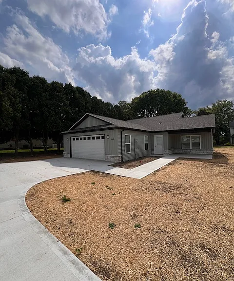 220 S Taylor St — Photo 2