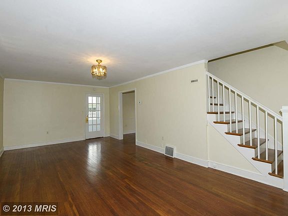 4th image of 109 S Fenwick St