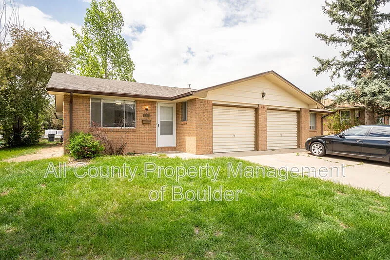 2 bed, 1.0 bath, 1012 sqft, $1,750 — Photo 1