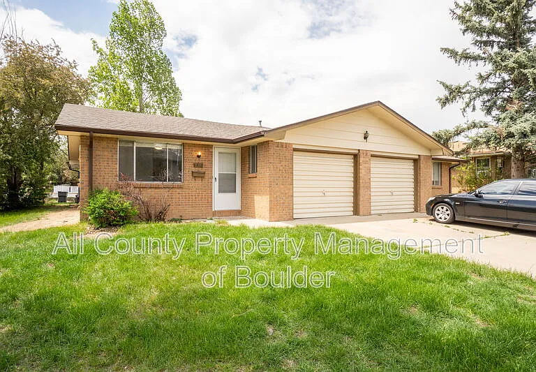 1515 Stuart St — Photo 1