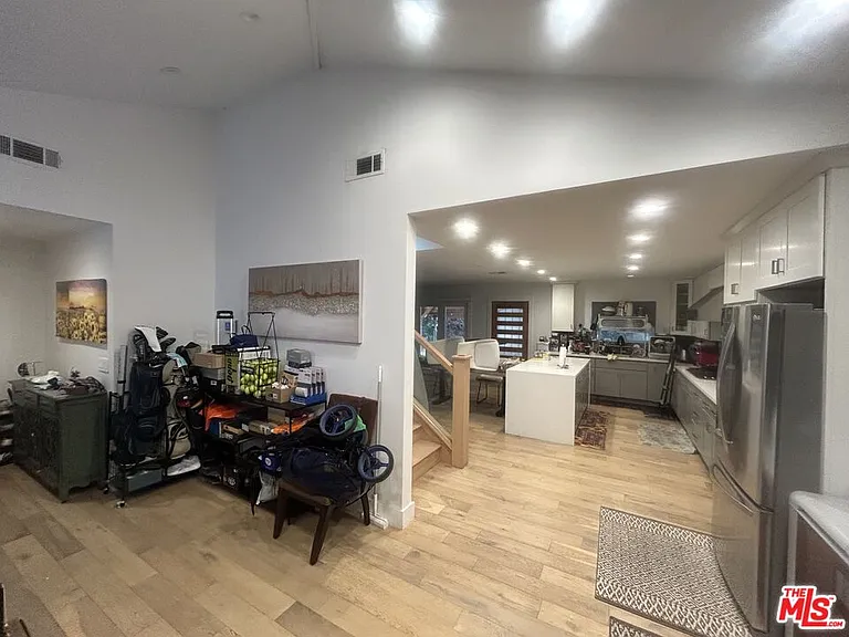 11835 Grevillea Ave — Photo 10