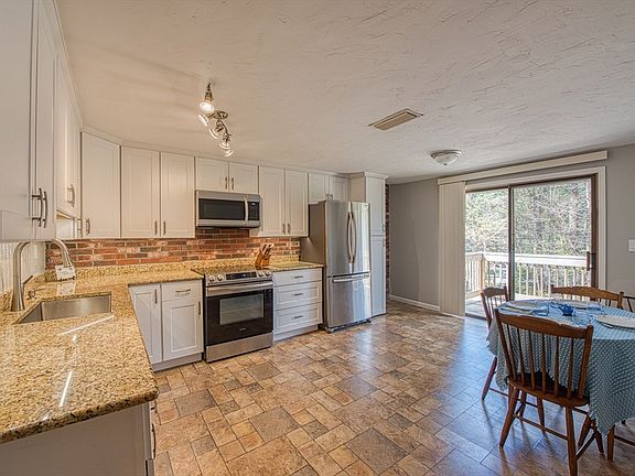 2nd image of 169 Norton Ave APT 4