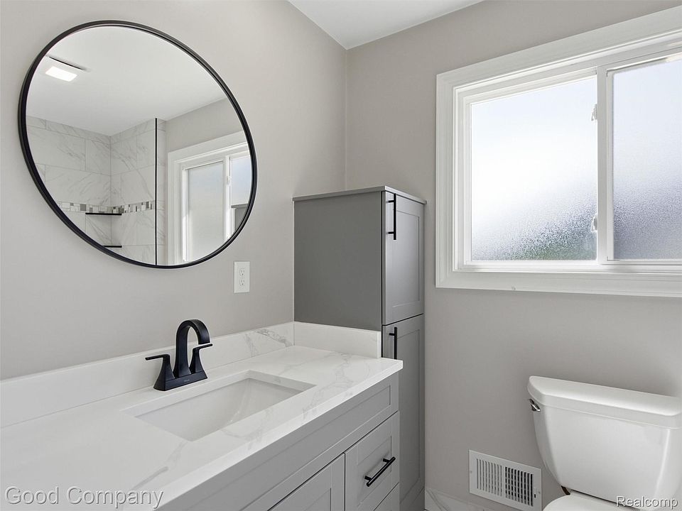 1112 Millard Ave, photo 21
