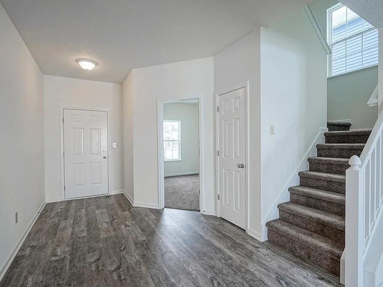 5292 Brandywine Dr — Photo 4