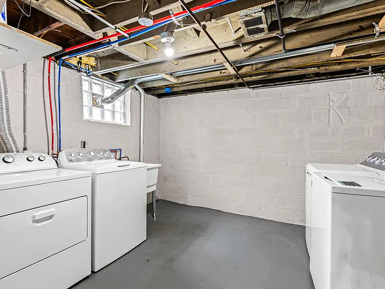 419 S Kenwood Ave — Photo 44