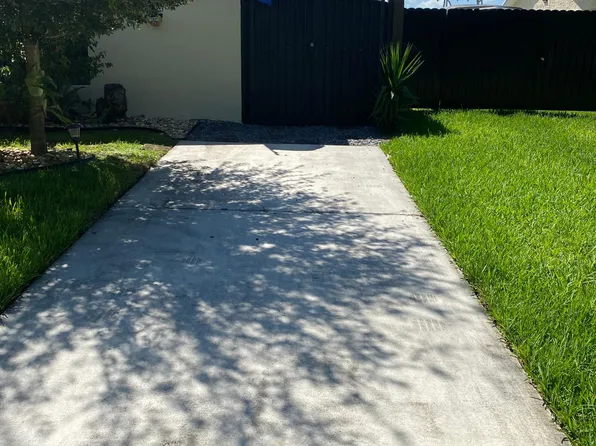 15552 SW 142nd Ct, Miami, FL 33177