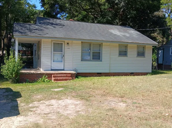 1351 Taylor Dr, Fayetteville, NC 28301