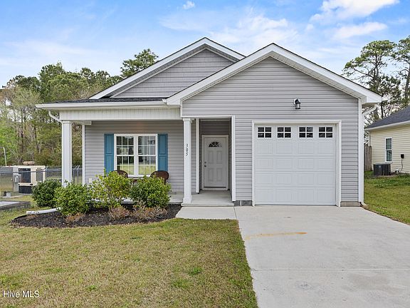 3rd image of 305 Cypress Avenue