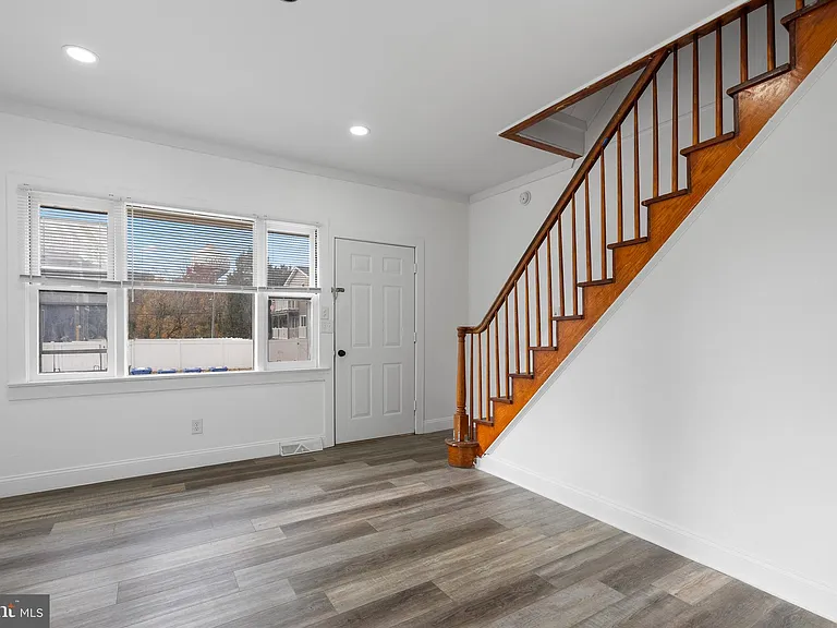 302 N Main St #3 — Photo 5