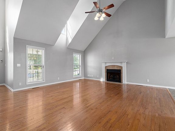 5th image of 1015 Cindy Jo Ct