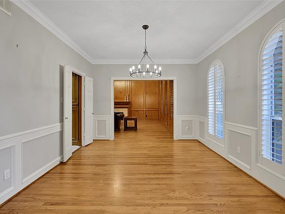 5th image of 2922 Deer Creek Drive