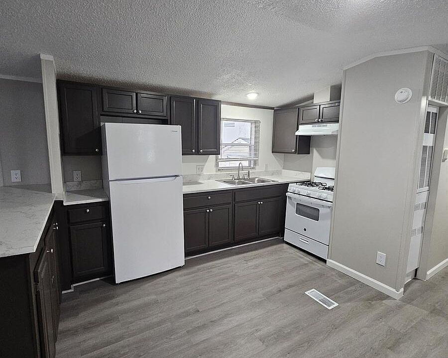 1st image of 2737 W Washington Ctr #5
