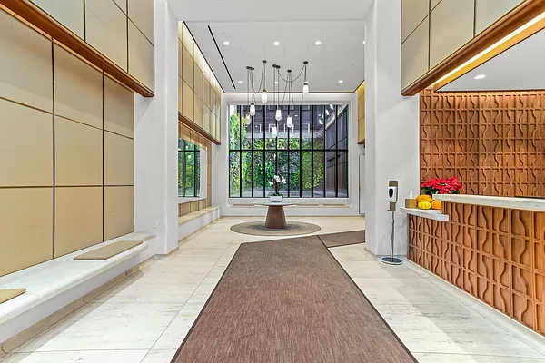 Rented by Compass | media 28