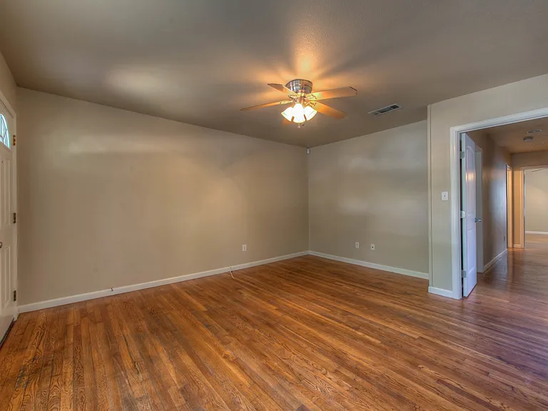 4805 Evans Avenue — Photo 7