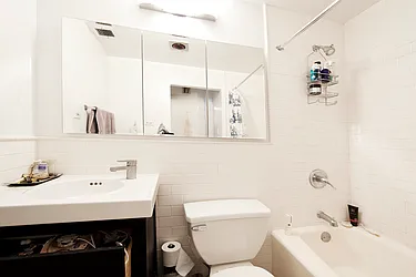 Rented by R New York