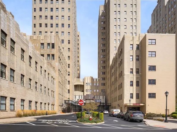 4 Beacon Way APT 1802, Jersey City, NJ 07304