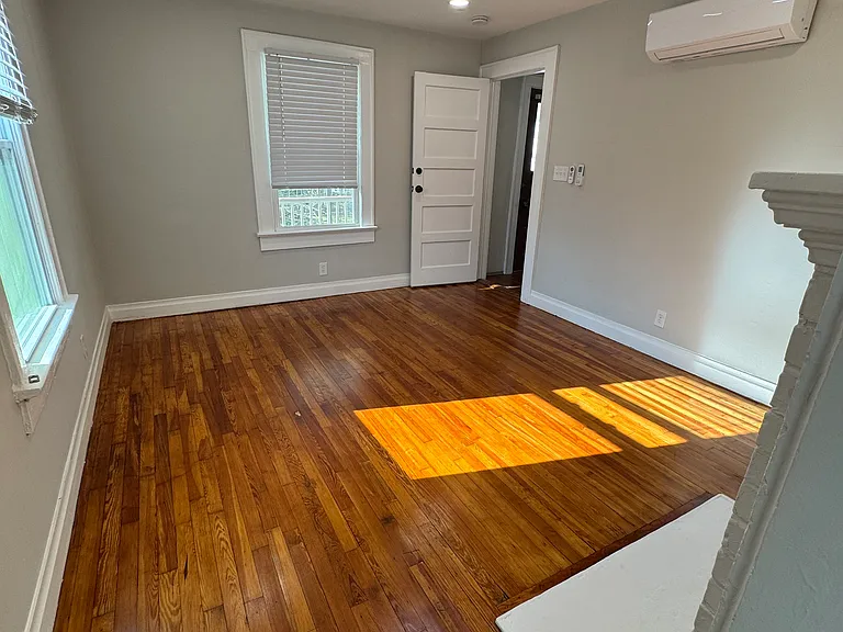 1482 Woodbine Ave SE #1 — Photo 7