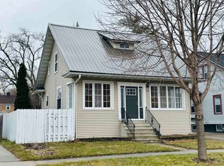 923 Division St, Green Bay, WI 54303