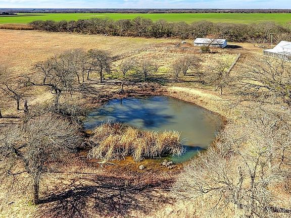 4th image of 836 County Road 3320
