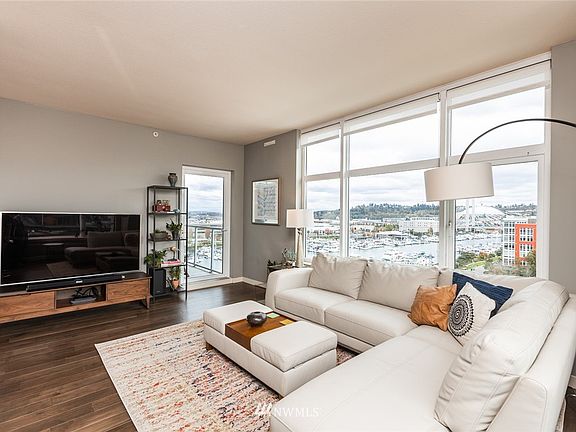 5th image of 1515 Dock St Unit 821
